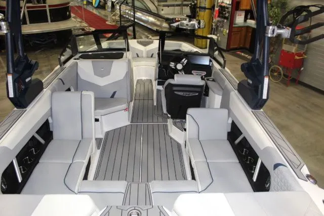 Slide: The Image of Nautique Super Air Nautique GS22 2026 - 7