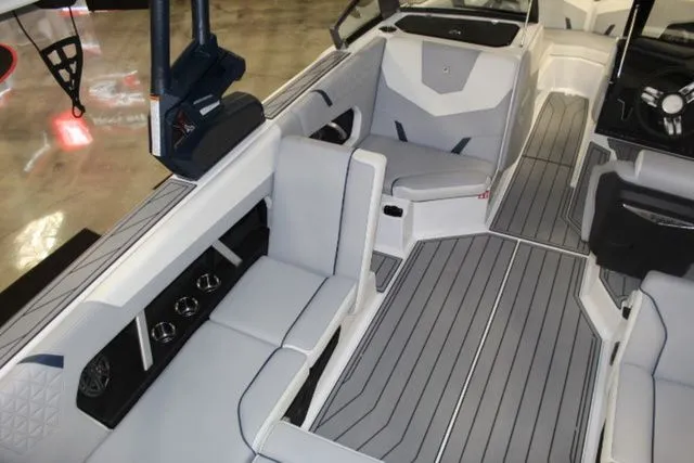 Slide: The Image of Nautique Super Air Nautique GS22 2026 - 8