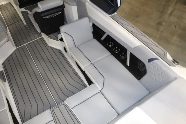 Slide: The Image of Nautique Super Air Nautique GS22 2026 - 9