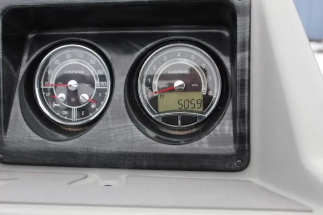 Slide: The Image of Harris Cruiser 230 CS 2022 - 16