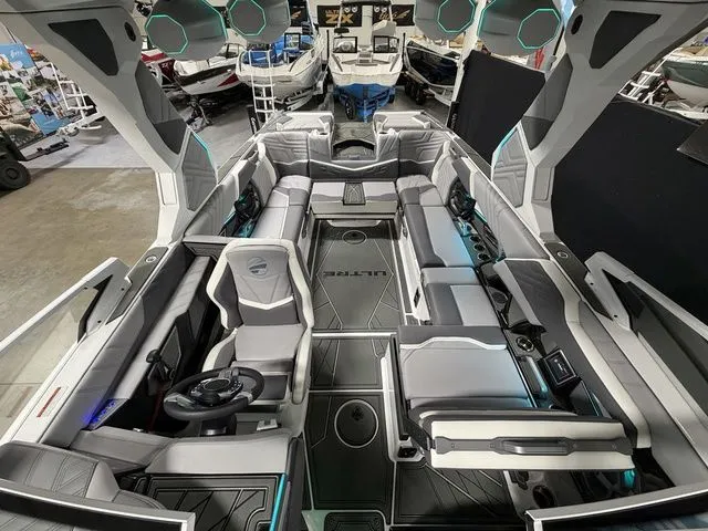 Slide: The Image of Tigé Ultré 25ZX 2026 - 19