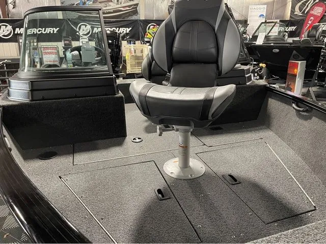 Slide: The Image of Lund Rebel XL 1650 Sport SE 2026 - 10