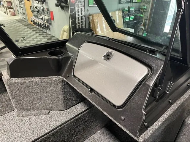 Slide: The Image of Lund Rebel XL 1650 Sport SE 2026 - 16