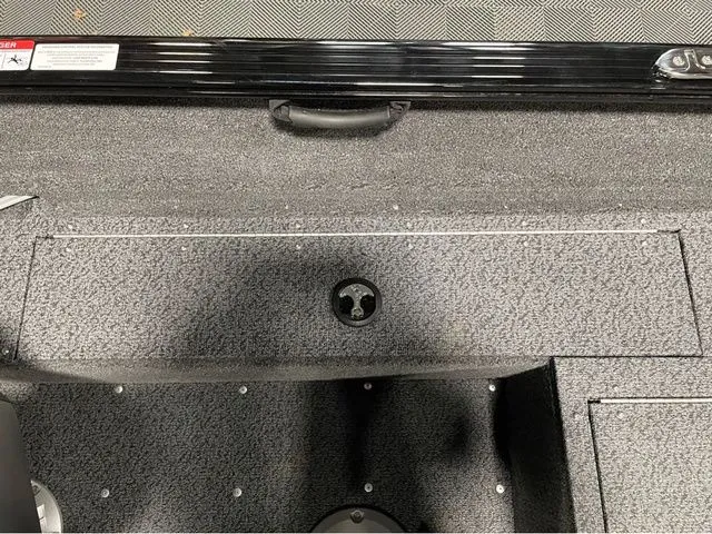 Slide: The Image of Lund Rebel XL 1650 Sport SE 2026 - 19