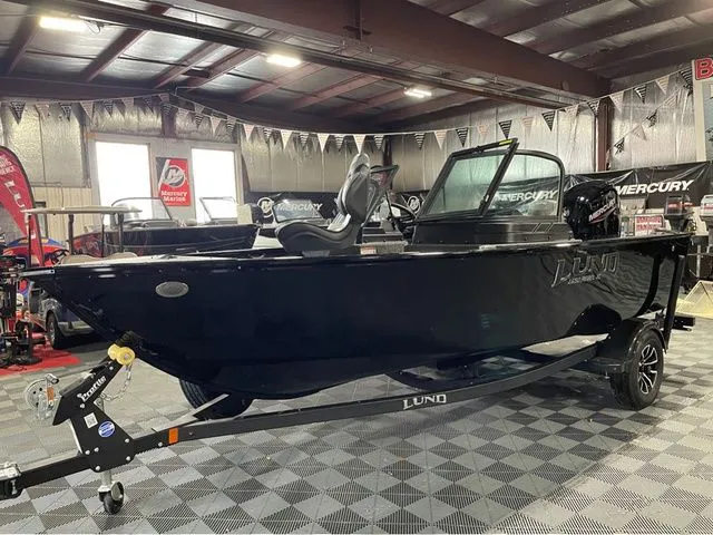 Slide: The Image of Lund Rebel XL 1650 Sport SE 2026 - 2