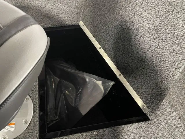 Slide: The Image of Lund Rebel XL 1650 Sport SE 2026 - 25