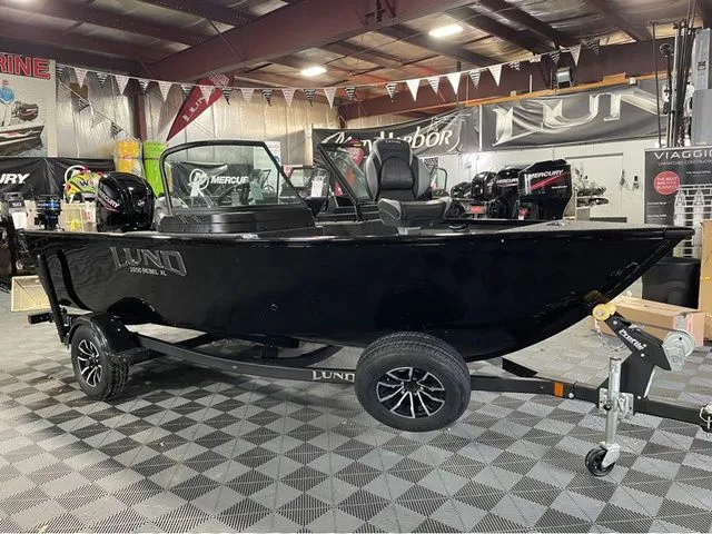 Slide: The Image of Lund Rebel XL 1650 Sport SE 2026 - 4