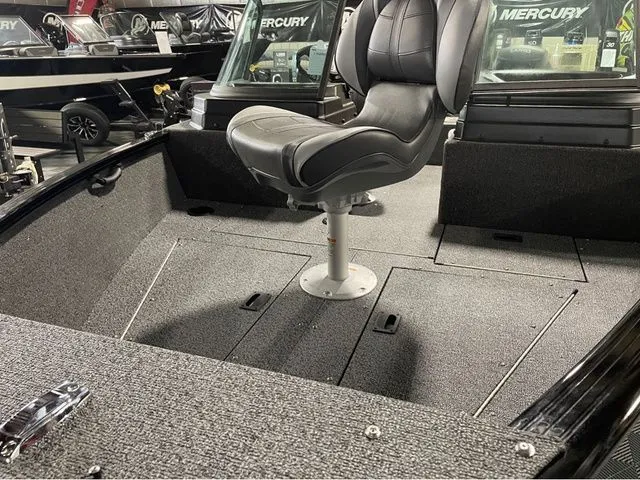 Slide: The Image of Lund Rebel XL 1650 Sport SE 2026 - 9