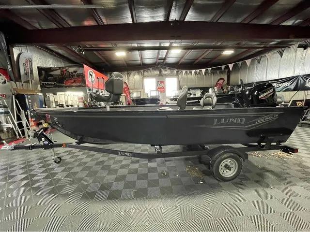 The Image of Lund Angler 1650 Tiller 2026 - 1