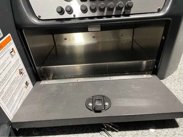 Slide: The Image of Lund Angler 1650 Tiller 2026 - 16