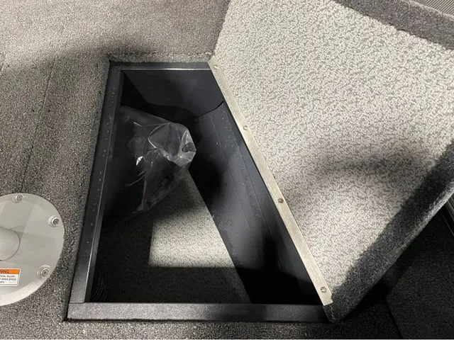 Slide: The Image of Lund Angler 1650 Tiller 2026 - 26