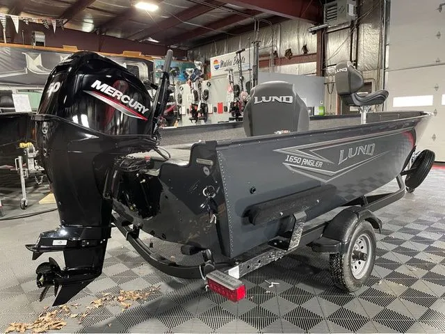 Slide: The Image of Lund Angler 1650 Tiller 2026 - 6