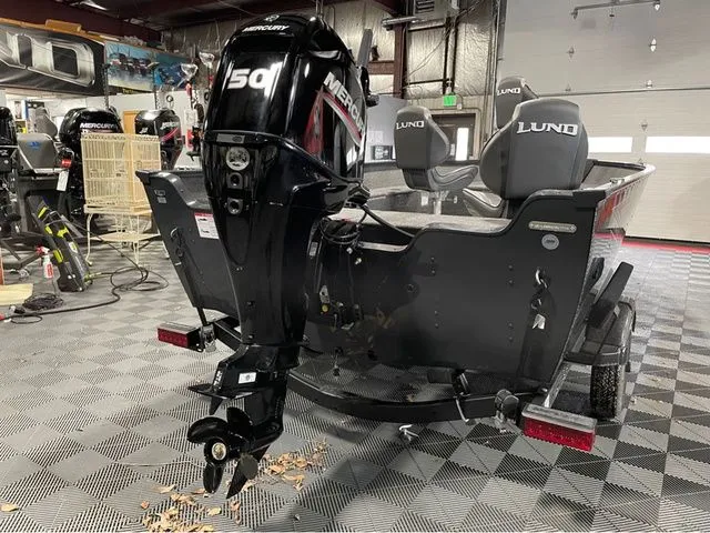 Slide: The Image of Lund Angler 1650 Tiller 2026 - 7