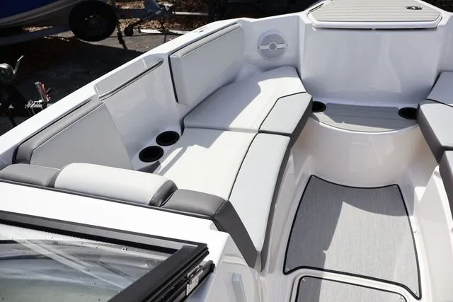 Slide: The Image of Yamaha AR220 2026 - 11