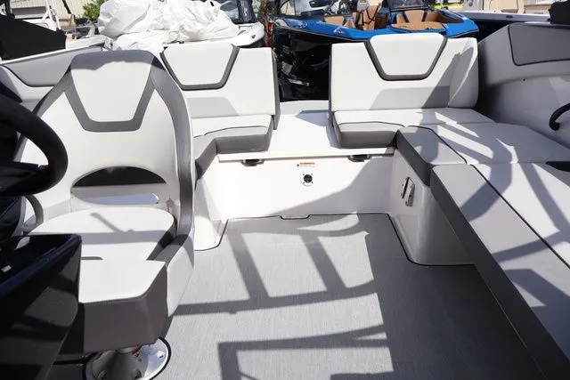 Slide: The Image of Yamaha AR220 2026 - 12