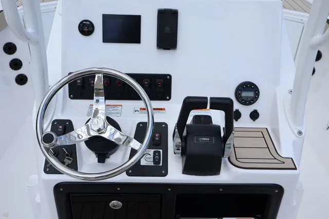 Slide: The Image of Yamaha 222 FSH SPORT-YACHT BLUE-ALUMINUM 2026 - 10