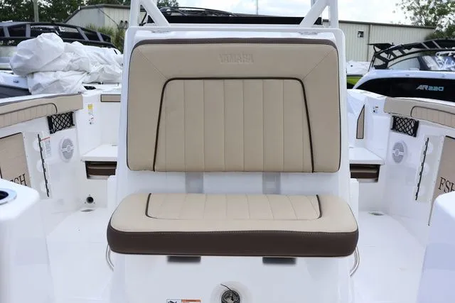 Slide: The Image of Yamaha 222 FSH SPORT-YACHT BLUE-ALUMINUM 2026 - 17