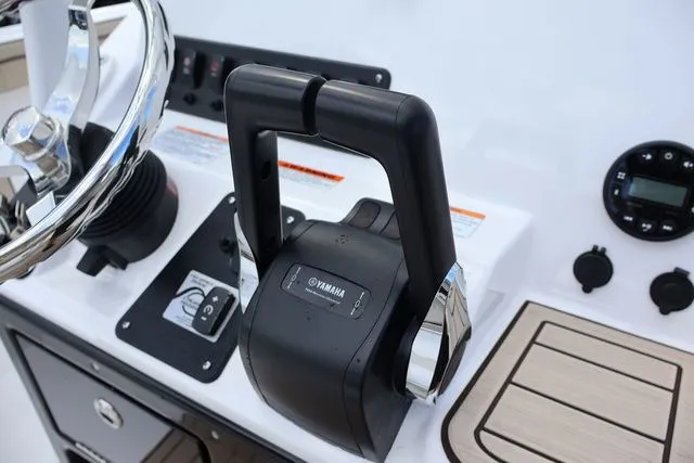 Slide: The Image of Yamaha 222 FSH SPORT-YACHT BLUE-ALUMINUM 2026 - 24