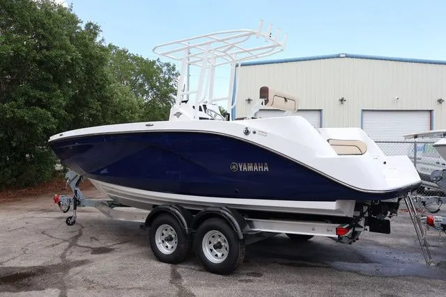 Slide: The Image of Yamaha 222 FSH SPORT-YACHT BLUE-ALUMINUM 2026 - 3