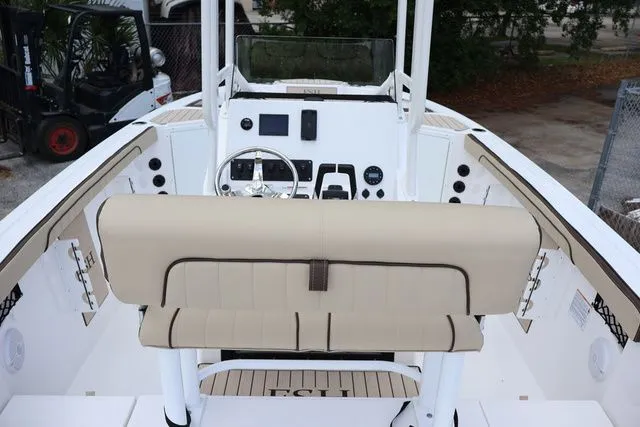 Slide: The Image of Yamaha 222 FSH SPORT-YACHT BLUE-ALUMINUM 2026 - 8