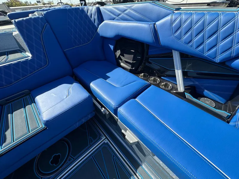 Slide: The Image of Tigé 24RZX 2026 - 13