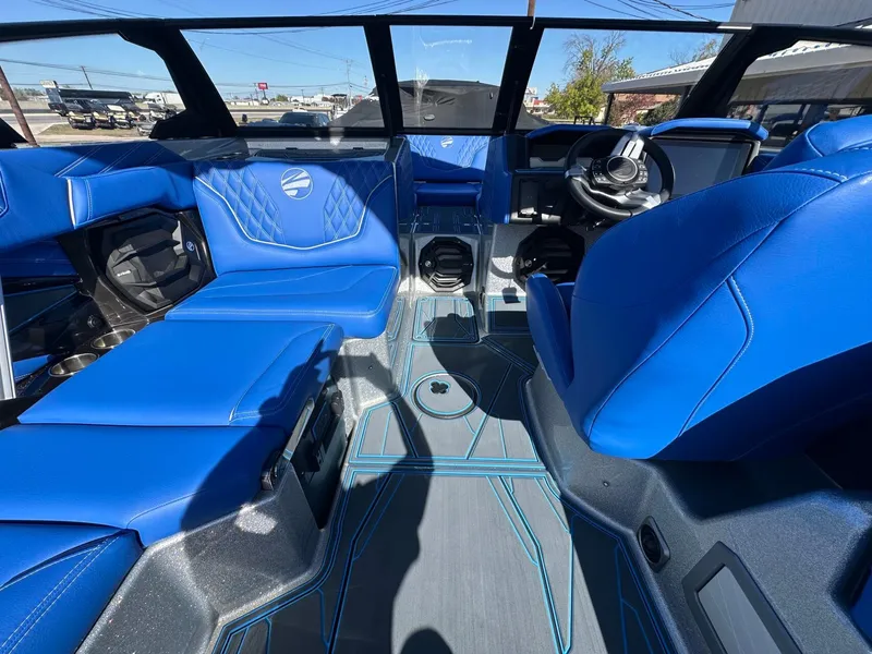 Slide: The Image of Tigé 24RZX 2026 - 15