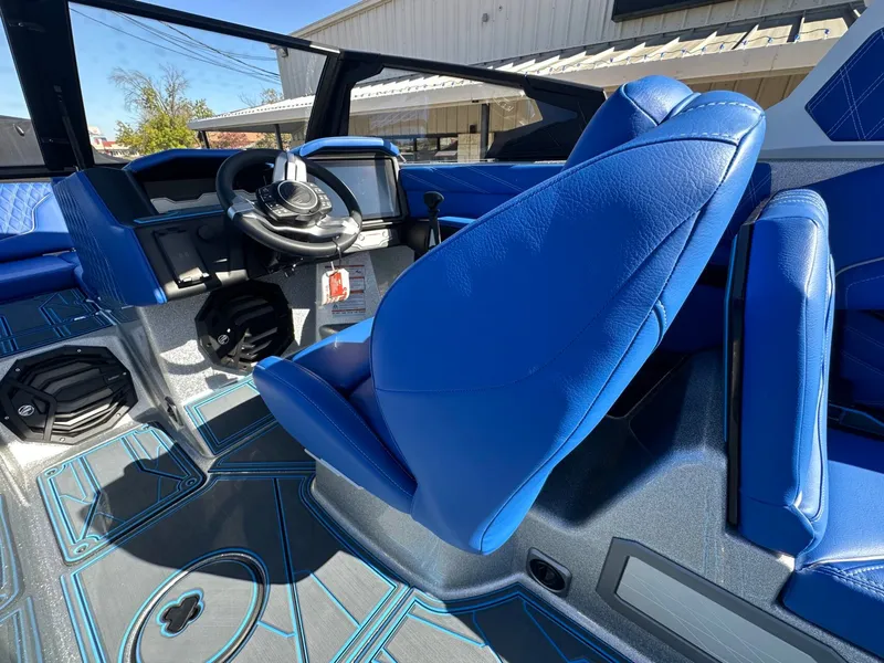 Slide: The Image of Tigé 24RZX 2026 - 16