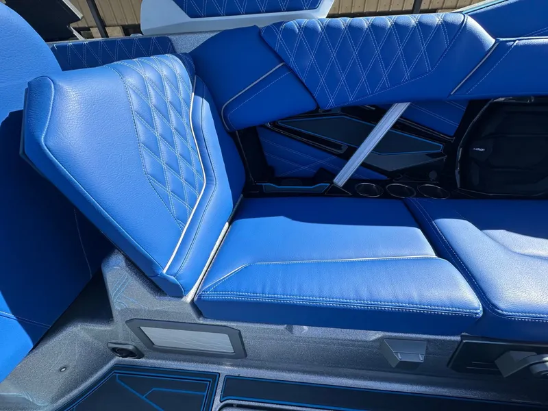 Slide: The Image of Tigé 24RZX 2026 - 17