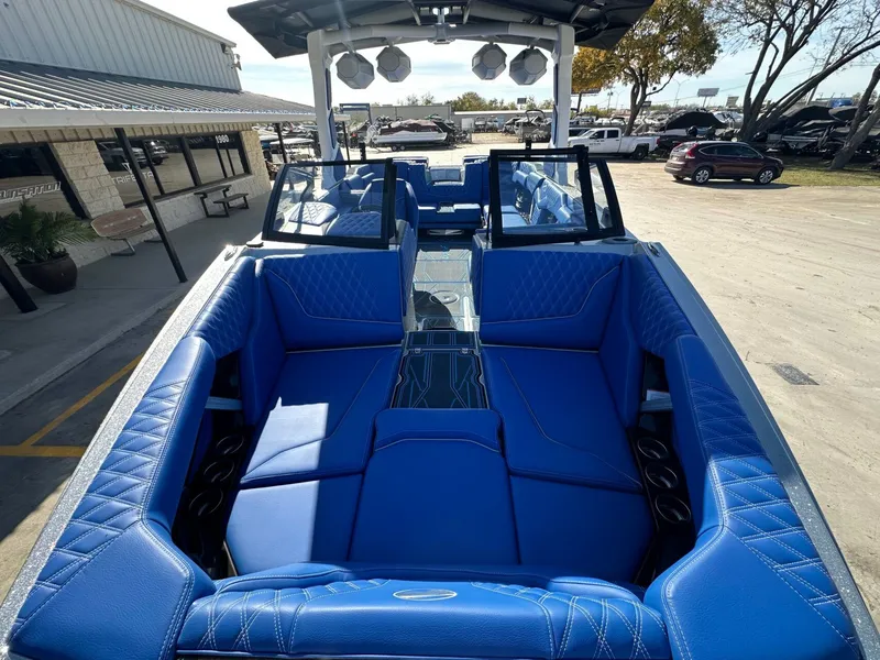 Slide: The Image of Tigé 24RZX 2026 - 24