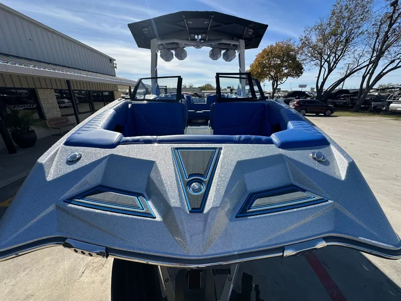 Slide: The Image of Tigé 24RZX 2026 - 25