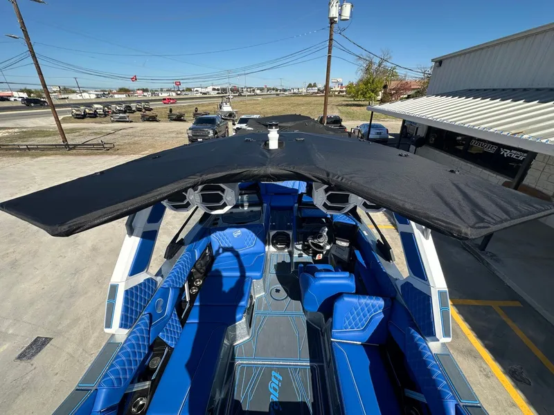 Slide: The Image of Tigé 24RZX 2026 - 34