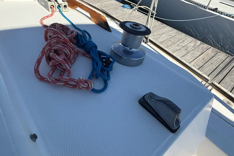 Slide: The Image of Deck of 1986 Sabre 30 MKIII sailboat with ropes and winch. - 12