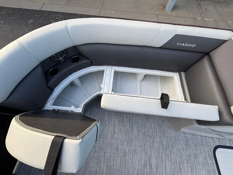 Slide: The Image of Viaggio V22U 2026 - 28