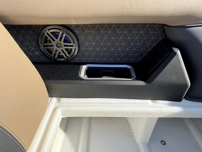 Slide: The Image of Viaggio Z22U 2026 - 15