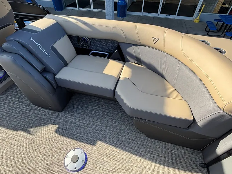 Slide: The Image of Viaggio Z22U 2026 - 35