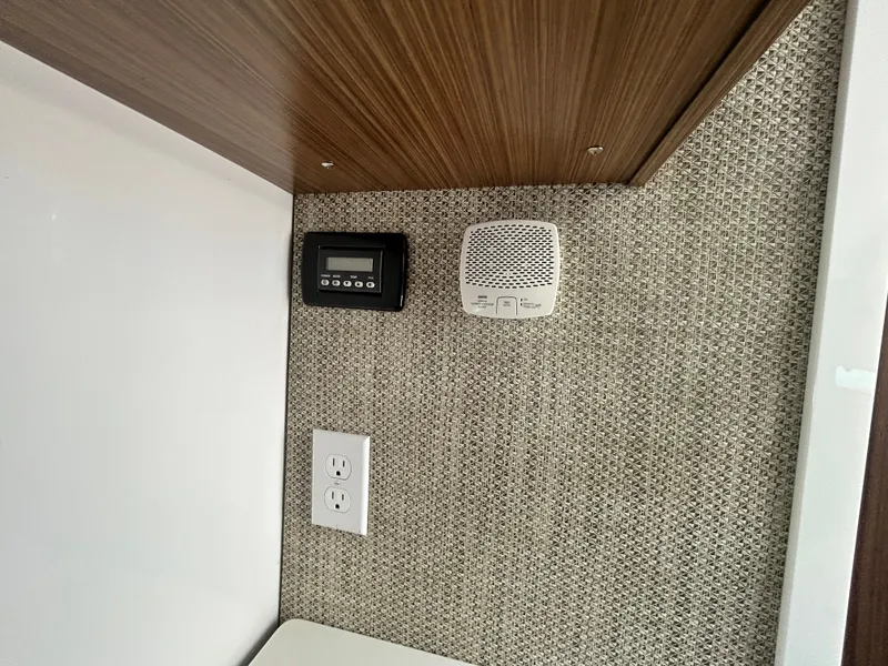 Slide: The Image of Everglades 395 Center Console 2020 - 42