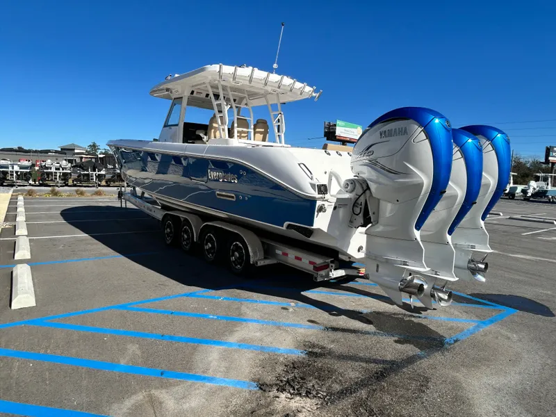 Slide: The Image of Everglades 395 Center Console 2020 - 9