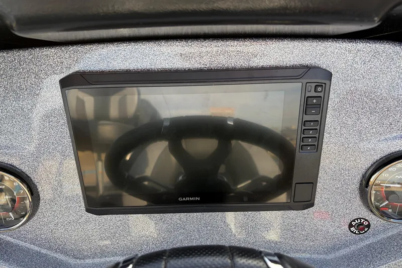 Slide: The Image of Dashboard of 2026 Nitro Z19 XL Pro with Garmin display and gauges. - 39