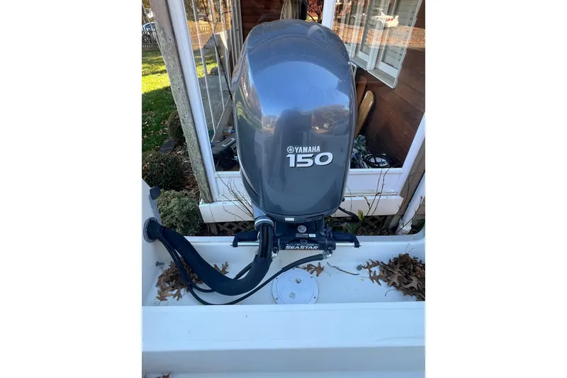 Slide: The Image of 1994 Stratos 1850 Center Console dashboard with Fusion stereo and safety label. - 17