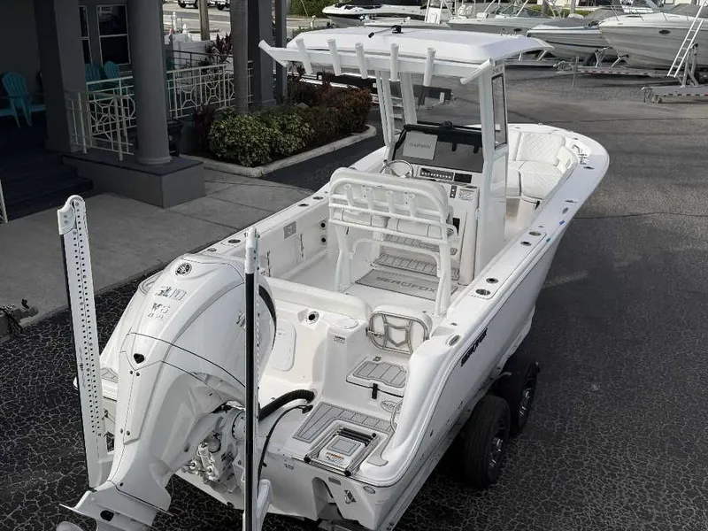 Slide: The Image of Sea Fox 248 Commander 2025 - 10