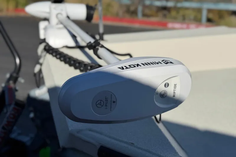 Slide: The Image of 2020 Alumacraft 2072 Bay boat with Minn Kota Riptide trolling motor. - 10