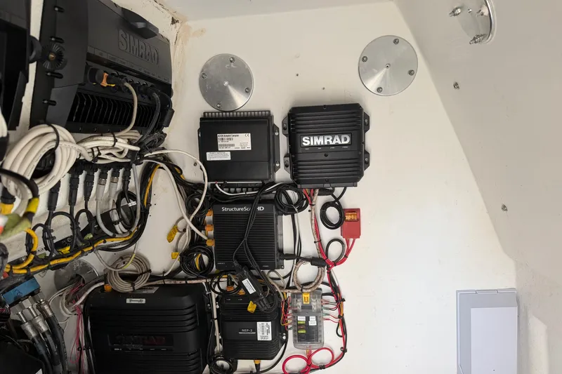 Slide: The Image of VesselView 7 display on a 2013 Freeman 33 boat dashboard. - 26