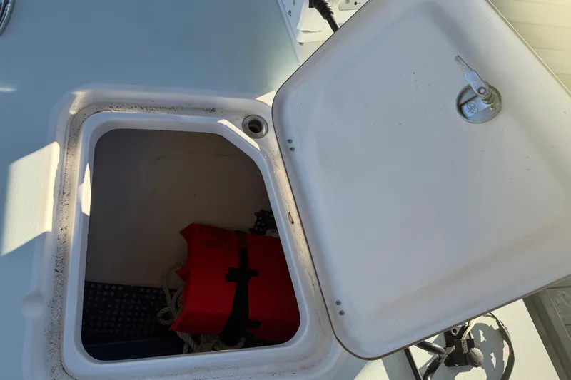 Slide: The Image of Freeman 33 boat hull with number 1287373, year 2013. - 39