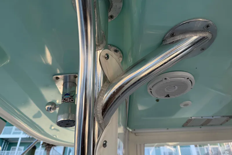 Slide: The Image of Fusion audio control panel on Freeman 33, 2013 model, featuring Bluetooth and SiriusXM. - 61