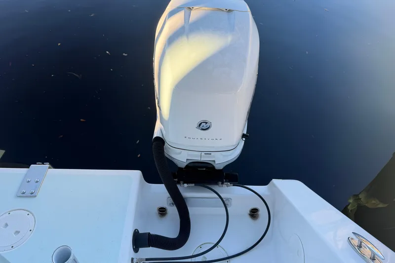 Slide: The Image of Electrical switch with yellow handle on Freeman 33, 2013 model. - 70