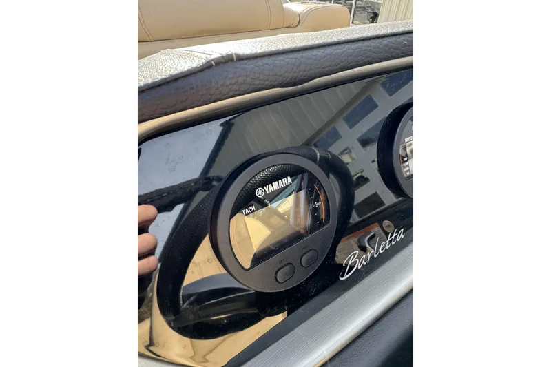 Slide: The Image of Dashboard of 2019 Barletta L23QC SS with Yamaha tachometer. - 18
