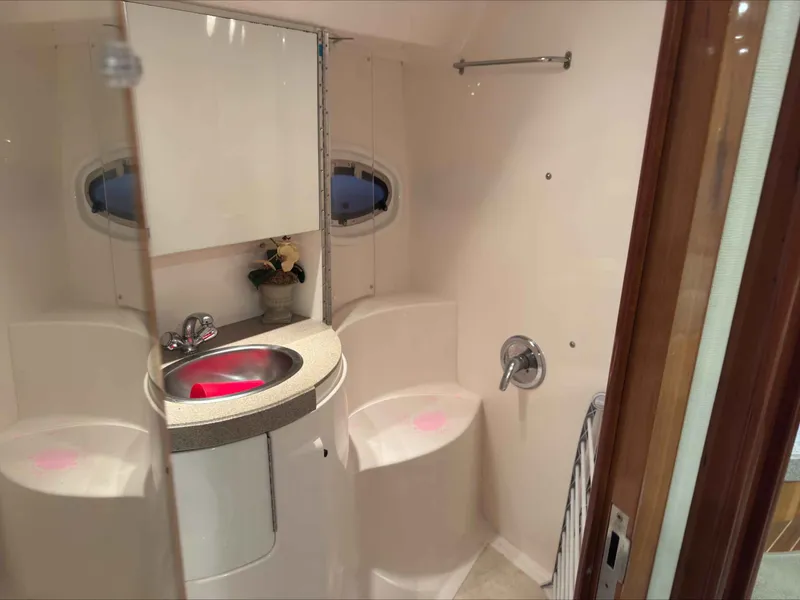 Slide: The Image of Regal Commodore 4260 2004 - 18