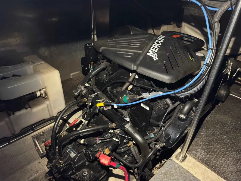 Slide: The Image of Regal Commodore 4260 2004 - 30