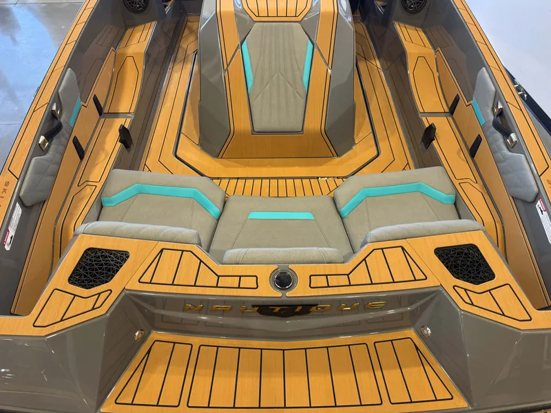 Slide: The Image of Nautique Ski Nautique 2026 - 12