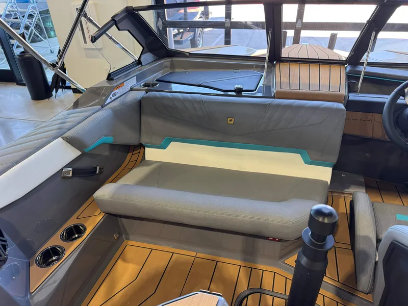 Slide: The Image of Nautique Ski Nautique 2026 - 16